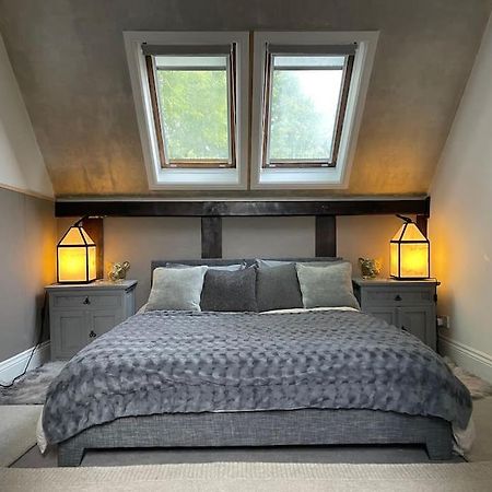 Stylish 2-Bed Cottage With Secure Parking Winforton Exterior photo