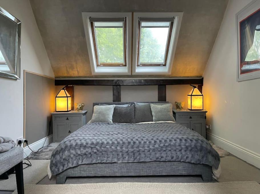 Stylish 2-Bed Cottage With Secure Parking Winforton Exterior photo