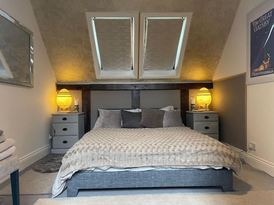 Stylish 2-Bed Cottage With Secure Parking Winforton Exterior photo